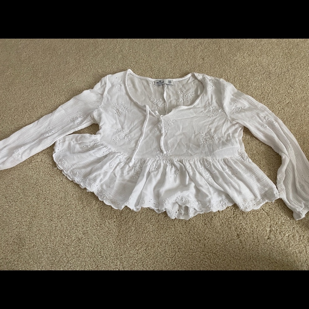 Hollister White flowy top size xs women